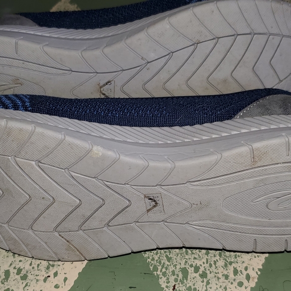 Easy Spirit memory foam shoes - Picture 3 of 3